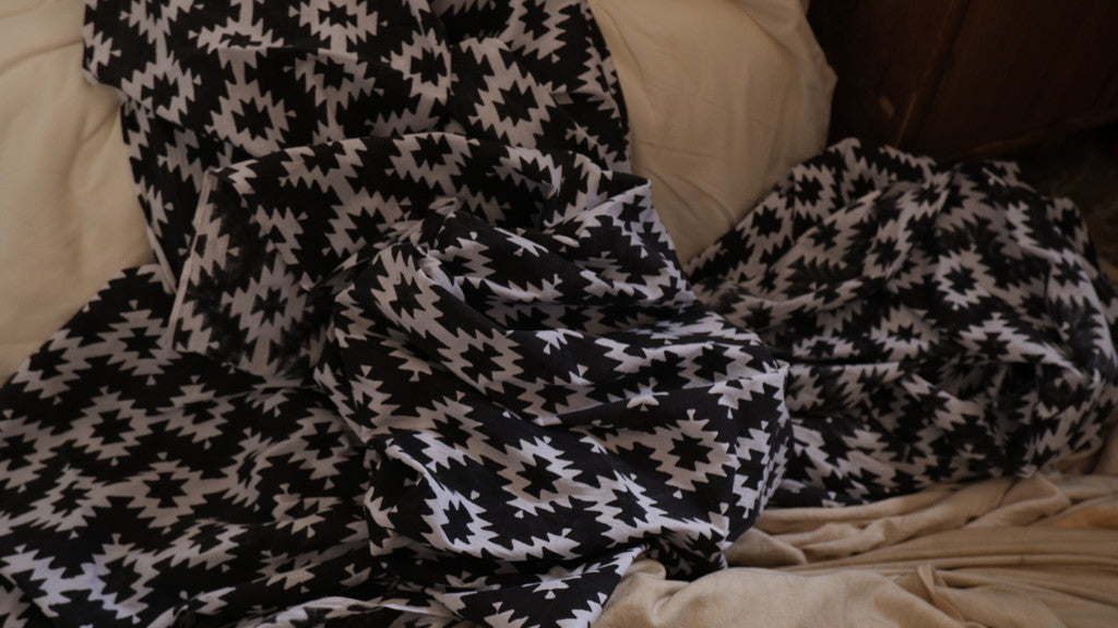 The Breathable Luxury of 100% Cotton: Nature's Gift to Your Wardrobe